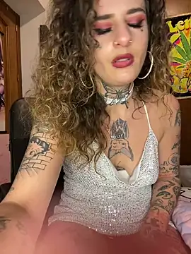 Snapshot of BlazyKitsune- chatting on 03-01-25, 11:47 BlazyKitsune- online show from 03-01-25, 11:47