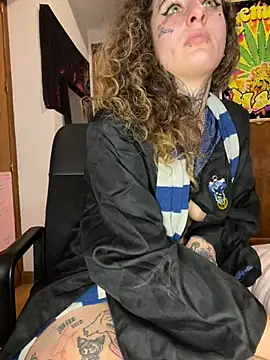 Snapshot of BlazyKitsune- chatting on 03-18-25, 02:48 BlazyKitsune- online show from 03-18-25, 02:48