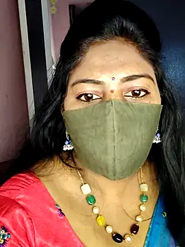 Snapshot of RomeoJuliet345 chatting on 11-25-25, 07:52 RomeoJuliet345 online show from 11-25-25, 07:52