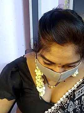 Snapshot of RomeoJuliet345 chatting on 02-28-26, 04:41 RomeoJuliet345 online show from 02-28-26, 04:41