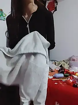 Queenjenn   online show from 06-30-26, 11:50