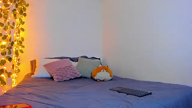 Snapshot of emillyhills chatting on 01-31-25, 07:50 emillyhills online show from 01-31-25, 07:50