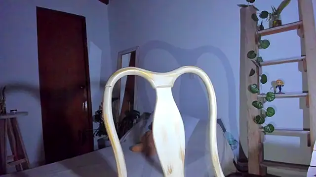 Snapshot of emillyhills chatting on 02-08-26, 10:18 emillyhills online show from 02-08-26, 10:18