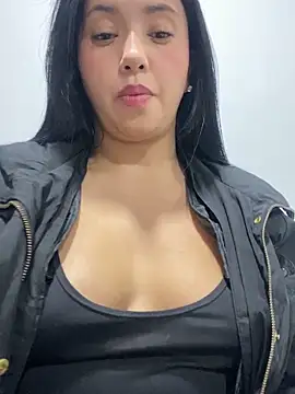 sweet kitty0110 online show from 04-05-26, 02:20