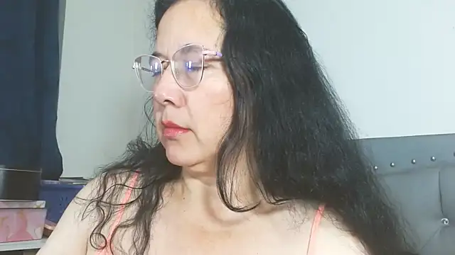 Snapshot of maturepriscila chatting on 05-05-26, 01:19 maturepriscila online show from 05-05-26, 01:19