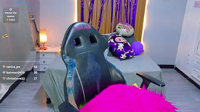 Kate Laurence  online show from 11-15-25, 11:51