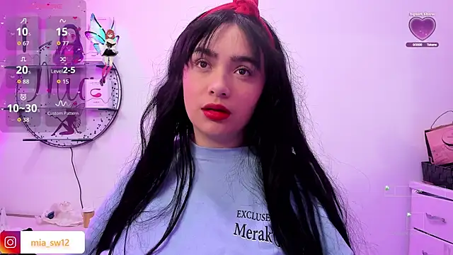 mia johns  online show from 11-15-25, 06:11