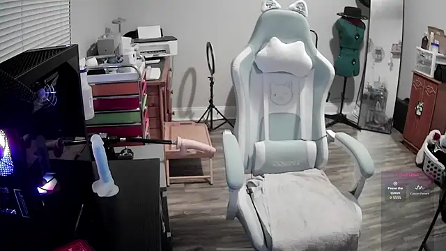 LilyFoxxx online show from 02-06-26, 06:07