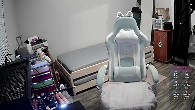 LilyFoxxx online show from 03-20-26, 05:23