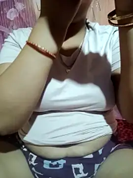 Snapshot of Super-Couple chatting on 04-19-26, 08:46 Super-Couple online show from 04-19-26, 08:46