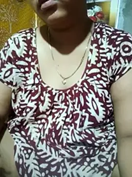 Snapshot of Super-Couple chatting on 04-28-26, 02:27 Super-Couple online show from 04-28-26, 02:27
