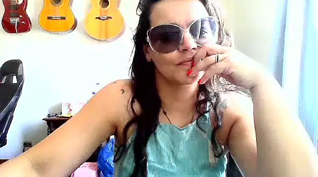 Snapshot of escritorasafada chatting on 01-10-25, 04:09 escritorasafada online show from 01-10-25, 04:09