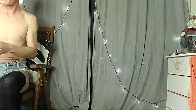 Skinnyshiny boy online show from 01-30-25, 03:08