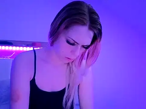 nicole77745 online show from 03-02-26, 10:11