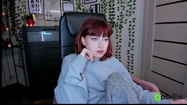 Snapshot of ElizaNik_ chatting on 06-18-26, 12:00 ElizaNik online show from 06-18-26, 12:00
