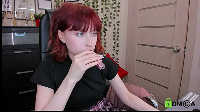 ElizaNik  online show from 06-30-26, 09:38