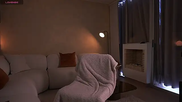 paulacora100 online show from 03-16-25, 03:17