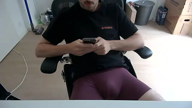 taallguyy 196 online show from 06-10-26, 03:44