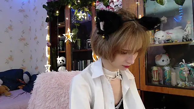 Snapshot of cloudgirrl chatting on 02-27-25, 10:53 cloudgirrl online show from 02-27-25, 10:53