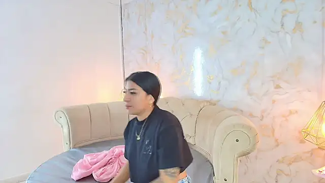 Snapshot of khloeblake chatting on 05-08-26, 05:35 khloeblake online show from 05-08-26, 05:35