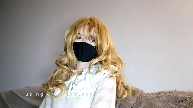 Snapshot of MirraMissu chatting on 12-02-24, 12:19 MirraMissu online show from 12-02-24, 12:19