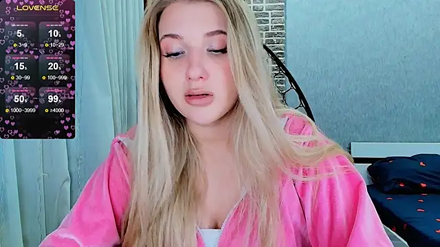 Evacadooo online show from 10-29-25, 11:01