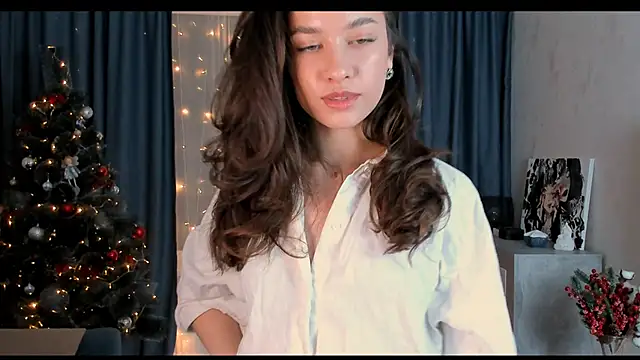 Snapshot of EmeliaReaper chatting on 02-19-25, 02:44 EmeliaReaper online show from 02-19-25, 02:44