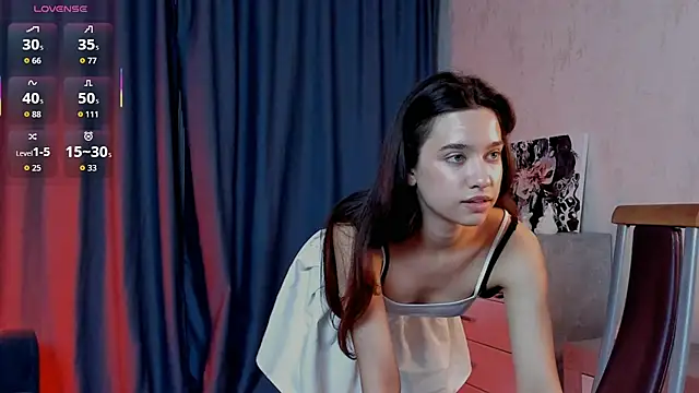 Snapshot of EmeliaReaper chatting on 09-13-25, 08:19 EmeliaReaper online show from 09-13-25, 08:19