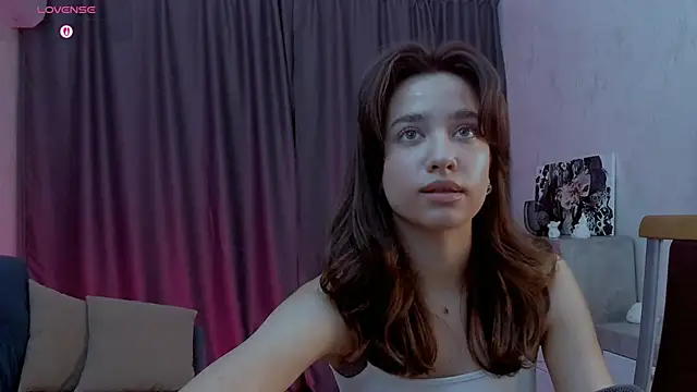 Snapshot of EmeliaReaper chatting on 11-02-25, 08:33 EmeliaReaper online show from 11-02-25, 08:33