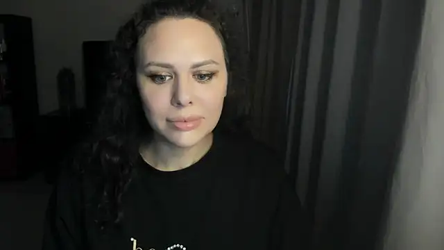 MollyCheiz online show from 06-24-26, 11:48