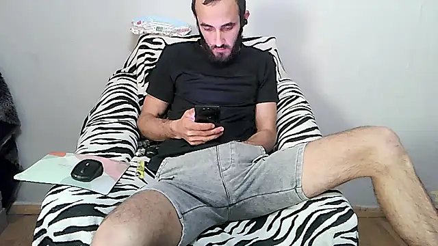 Snapshot of kisandgioni chatting on 03-07-25, 12:34 kisandgioni online show from 03-07-25, 12:34