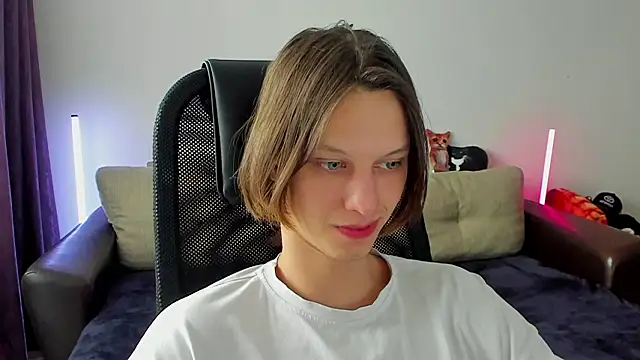 Ostin meow online show from 03-16-26, 05:44