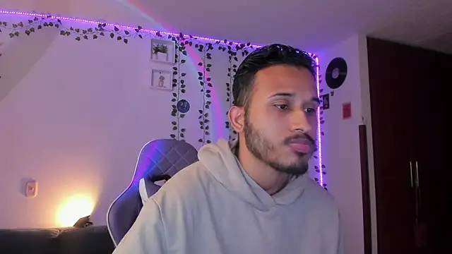 Raf brunette online show from 01-17-25, 10:33