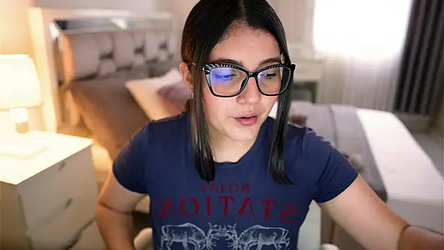 Camilaa bueno online show from 11-09-25, 06:06