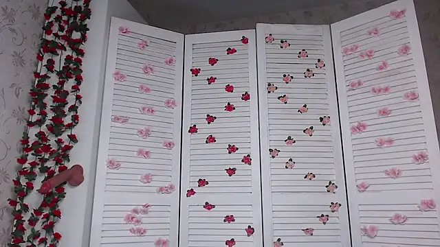 sofiaa here online show from 11-25-25, 12:10