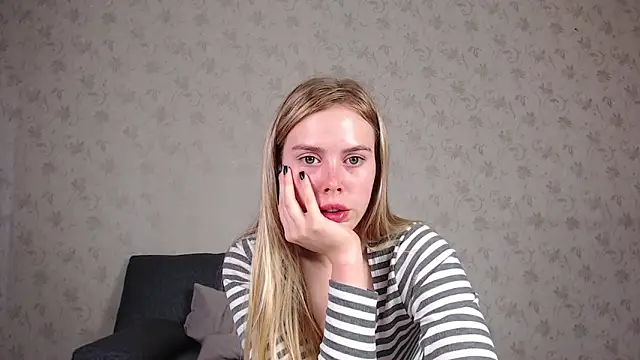 sofiaa here online show from 05-26-26, 11:56