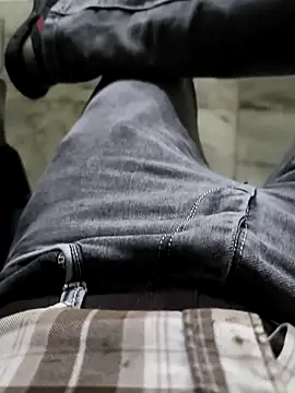 Snapshot of faaseel chatting on 02-20-25, 09:44 faaseel online show from 02-20-25, 09:44