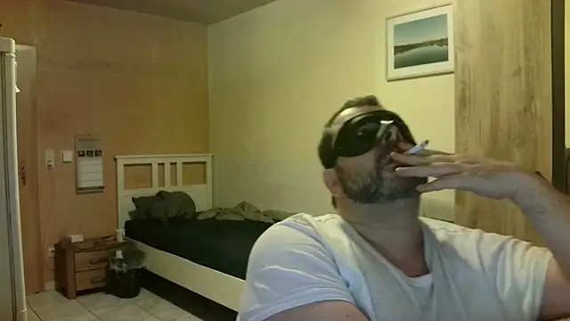 Snapshot of SADOMASKE chatting on 12-05-24, 05:06 SADOMASKE online show from 12-05-24, 05:06