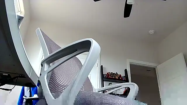 Snapshot of MileHighCock chatting on 02-21-25, 05:31 MileHighCock online show from 02-21-25, 05:31