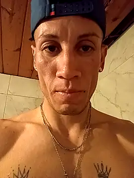 Snapshot of FlacoDani chatting on 10-31-25, 05:47 FlacoDani online show from 10-31-25, 05:47