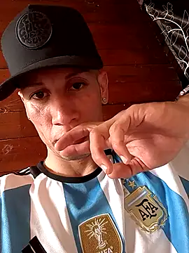 Snapshot of FlacoDani chatting on 11-27-25, 02:08 FlacoDani online show from 11-27-25, 02:08