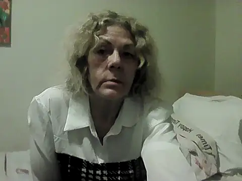 housewife shantie online show from 03-12-26, 06:14