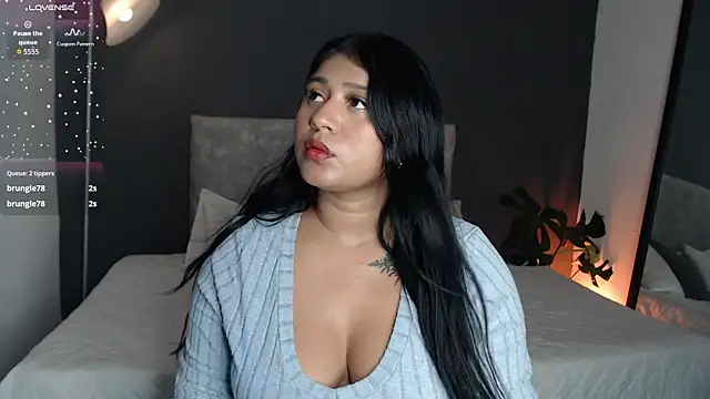 Snapshot of alinakiss chatting on 06-14-26, 04:03 alinakiss online show from 06-14-26, 04:03
