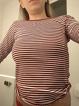 Snapshot of TerrasWildlife chatting on 03-05-25, 03:29 TerrasWildlife online show from 03-05-25, 03:29