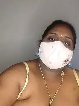 Snapshot of Sexy_Radhikaa chatting on 02-13-25, 06:09 Sexy Radhikaa online show from 02-13-25, 06:09