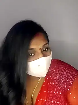 Snapshot of Sexy_Radhikaa chatting on 02-14-25, 01:45 Sexy Radhikaa online show from 02-14-25, 01:45