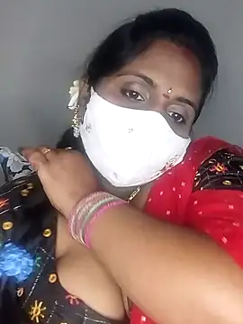 Snapshot of Sexy_Radhikaa chatting on 02-18-25, 04:26 Sexy Radhikaa online show from 02-18-25, 04:26