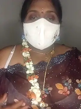 Snapshot of Sexy_Radhikaa chatting on 03-02-25, 03:05 Sexy Radhikaa online show from 03-02-25, 03:05