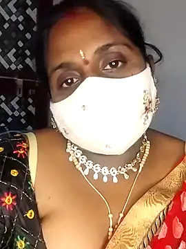 Snapshot of Sexy_Radhikaa chatting on 03-18-25, 07:30 Sexy Radhikaa online show from 03-18-25, 07:30