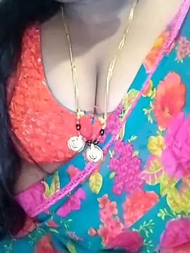 Snapshot of Sexy_Radhikaa chatting on 11-01-25, 03:19 Sexy Radhikaa online show from 11-01-25, 03:19